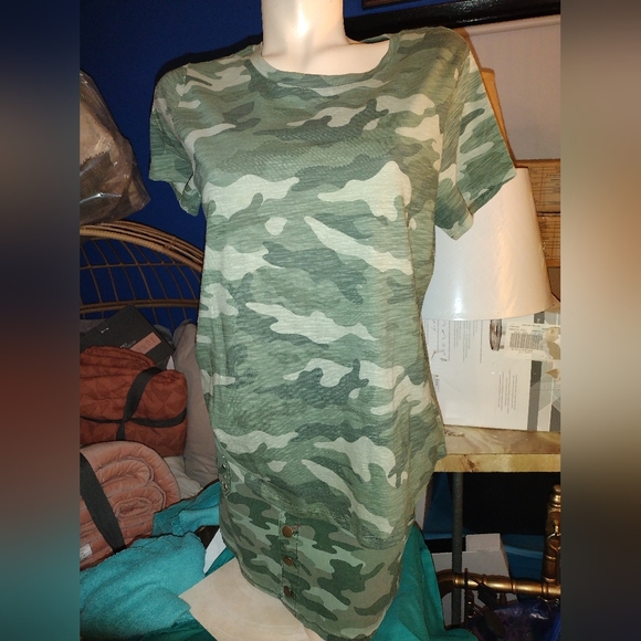 Camo Skirt and T-shirt Combo size-large - Picture 1 of 9